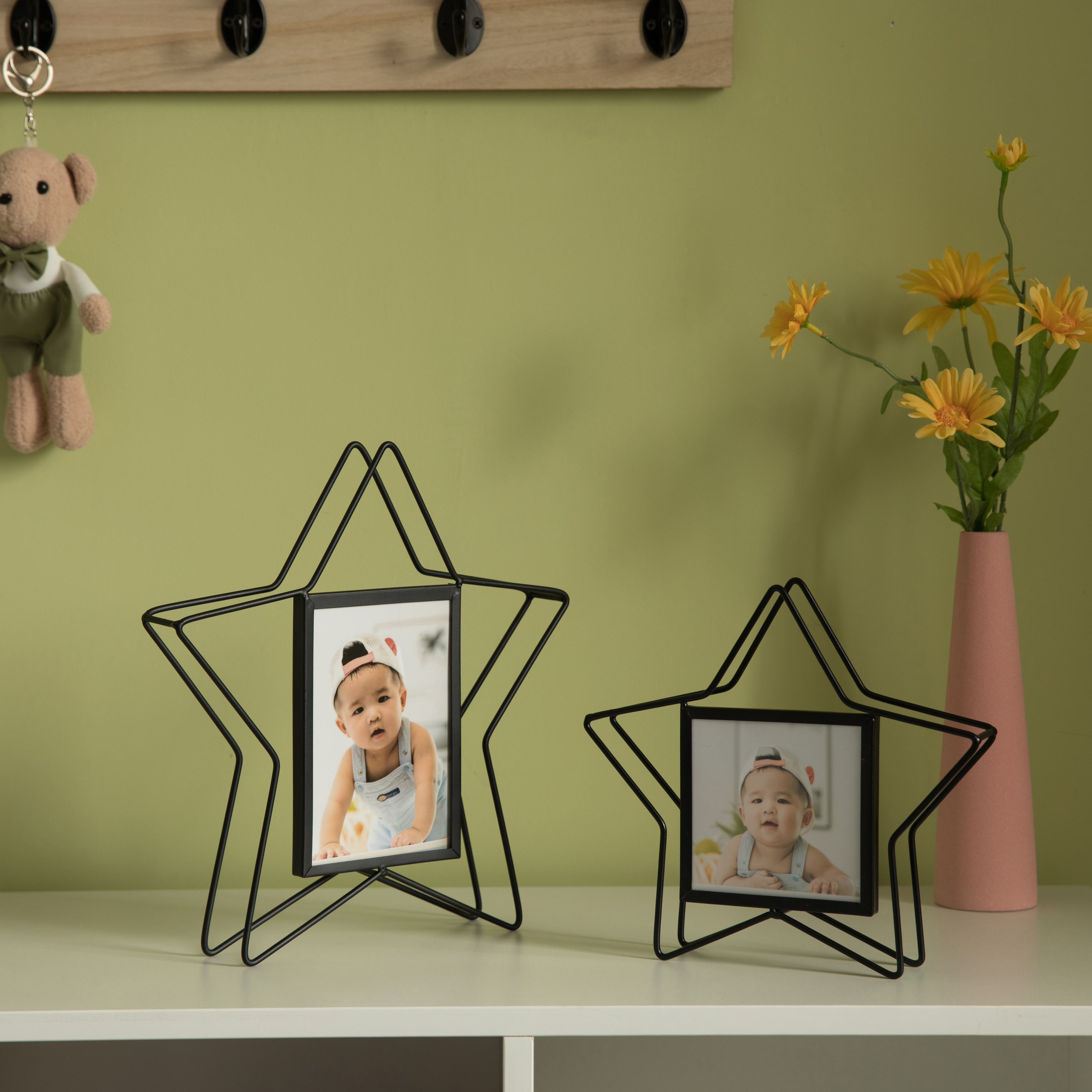 Modern Star Shape Black Metal Decor Photo Frame for Tabletop Display